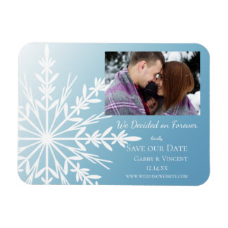 White Snowflake op Ice Blue Wedding Save the Date Magneet