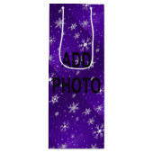 White Snowflakes Blue-Paars Backgrd Wine Gift Bag Wijn Cadeautas (Voorkant)