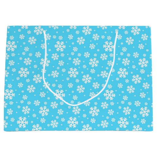White Snowflakes on Light Blue Winter Pattern Groot Cadeauzakje (Voorkant)