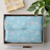 White Snowflakes on Light Blue Winter Pattern Tissuepapier (Geschenk)