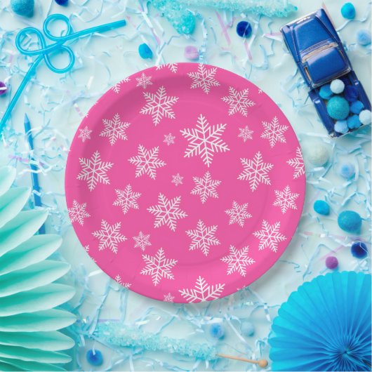 White Snowflakes on Pink Winter Pattern Papieren Bordje (Feest)