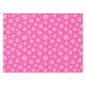 White Snowflakes on Pink Winter Pattern Tafelkleed (Voorkant (Horizontaal))