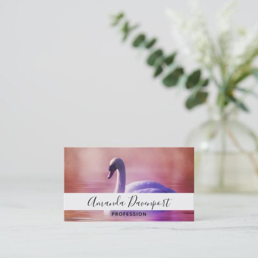 White Swan drijft op een slecht meer Visitekaartje (Staand voorkant)