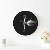 White Swan Reflection op Black Lake Grote Klok (Huis)