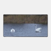 White Swans Desk Mat (Voorkant)