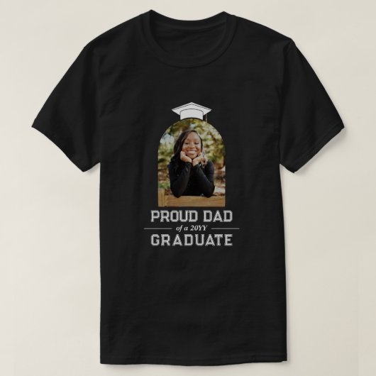 White Text Proud Dad of Afstuderen Arch Shaped Pho T-shirt (Design voorkant)