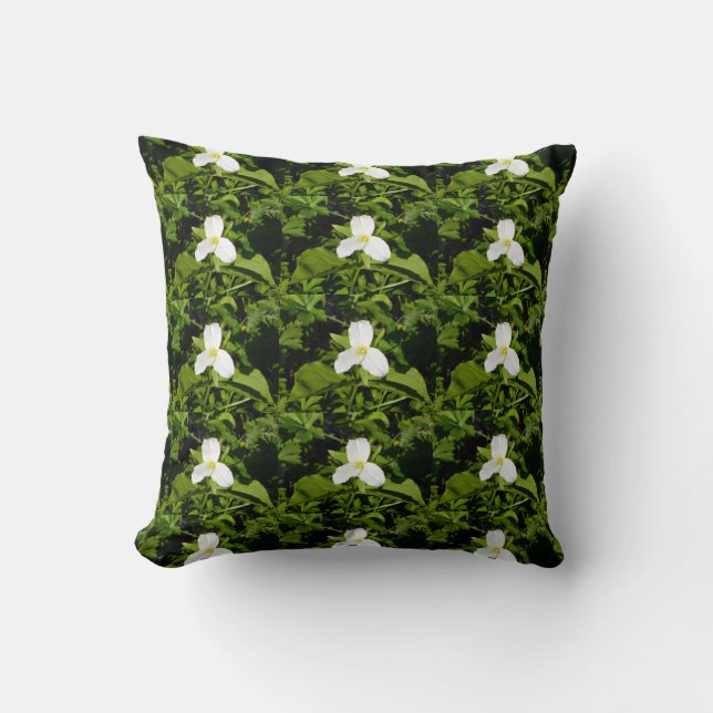 White Trillium Wildflower PIllow Kussen (Voorkant)