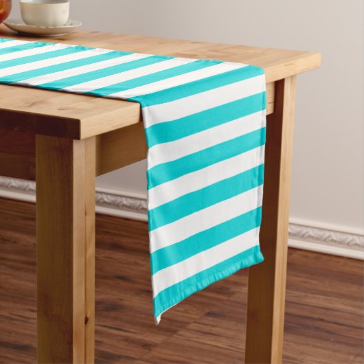 White Turquois Stripes Pattern {kies uw kleur} Korte Tafelloper (Voorbeeld)