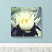 White Water Lily Lotus Blossom Flower Canvas Afdruk (Insitu (Houten vloer))