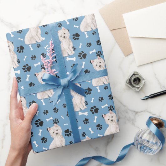 White Westie Dog Pattern on Blue Cadeaupapier (Geschenken)