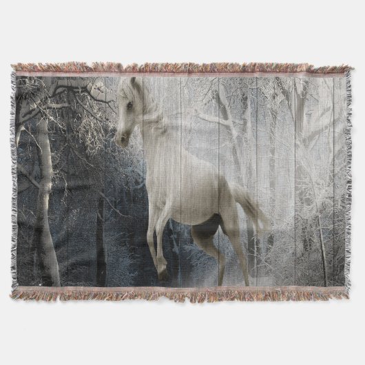 White Winter Horse in Mountain Forest Deken (Voorkant)