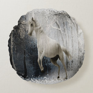 White Winter Horse in Mountain Forest Rond Kussen