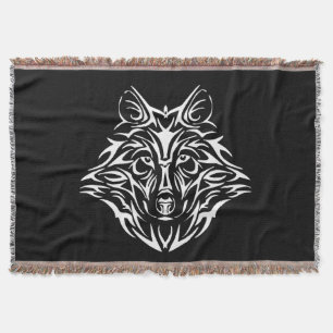 White Wolf Head op Black Deken