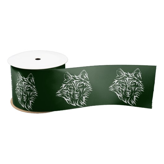White Wolf Head op Green Lint (Spoel)