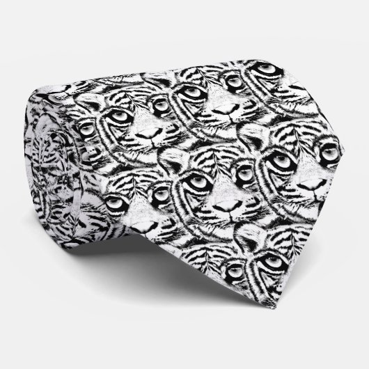 White Young Tiger Face Pattern on Black Stropdas (Opgerold)