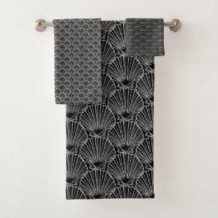 White Zee Shell Pattern over Black Beach House Bad Handdoek