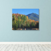 Whiteface Mountain over Little Cherrypatch Pond Canvas Afdruk (Insitu (Houten vloer))