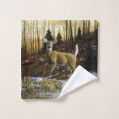 Whitetail Deer Doe dans la forêt d'automne (Gant de toilette)