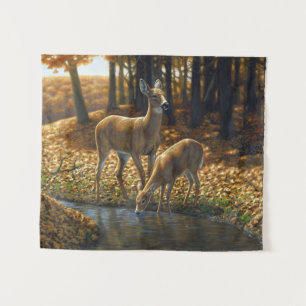 Whitetail Doe en Gemeld die van een Stroom Drink Wandkleed