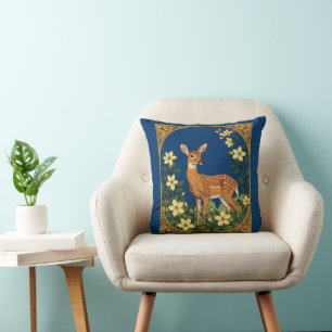 Whitetail hert omgeven door gele bloemen kussen
