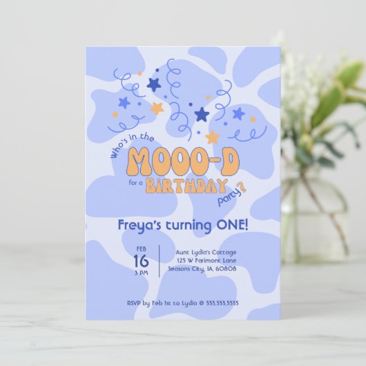 Who's in the MOOO-D Cow Print 1st Birthday Kaart (Staand voorkant)