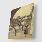 Who's that girl? vierkante klok (Hoek)