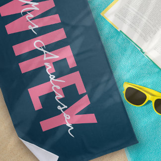 Wifey Blauwe Roze Monogram Schrift Strandlaken