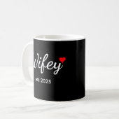 Wifey Custom Date Bride, Fiance Gift Koffiemok (Voorkant links)
