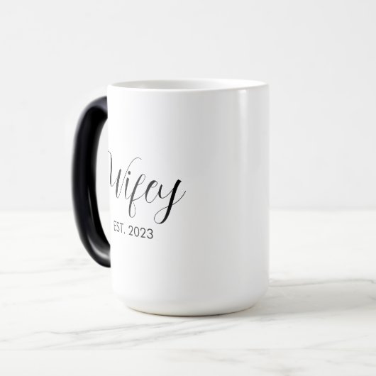 Wifey Elegant Zwart Script Wit Vrouwen Magische Mok (Voorkant links)