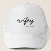 Wifey Modern Minimalistisch Script Gepersonaliseer Trucker Pet (Voorkant)