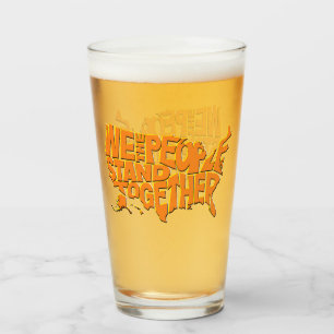 Wij, het volk, staan samen glas