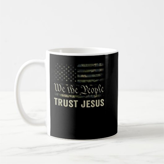 Wij The People Trust Jesus - Patriottische Christe Koffiemok (Links)