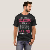 Wijn drinker die eet t-shirt (Voorkant volledig)