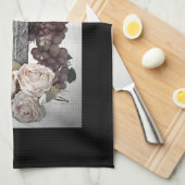 Wijn, druiven en Rozen in Bourgogne en zwart Theedoek (Quarter Fold)