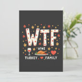 Wijn Kalkoen Familie Grappige Thanksgiving Feestdagenkaart (Staand voorkant)