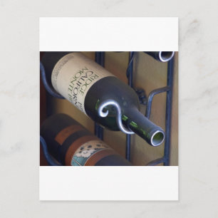 Wijnflessen in een rack briefkaart