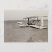 Wilbur Wright in Prone Position in Damaged Machine Briefkaart (Voorkant)