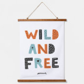 Wild en vrij | Doodle Letters Hangend Wandkleed (Voorkant)