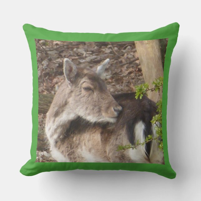 Wild Fallow Deer Sierkussen (Voorkant)
