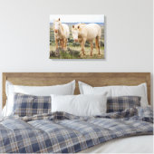 Wild Horse Roaming op de Priaïre van Cody Canvas Afdruk (Insitu (Slaapkamer))
