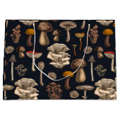 Wild Mushrooms on graphite black Groot Cadeauzakje (Voorkant)