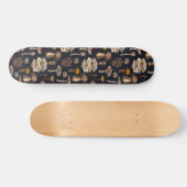 Wild Mushrooms on graphite black Skateboard (Horizontaal)