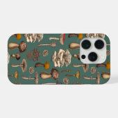 Wild Mushrooms on pine green iPhone Hoesje (Achterkant horizontaal)