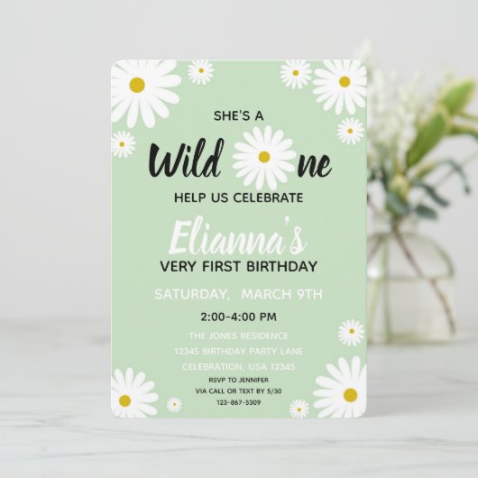 Wild One Daisy Flower Girl Anniversaire Invitation (Debout devant)