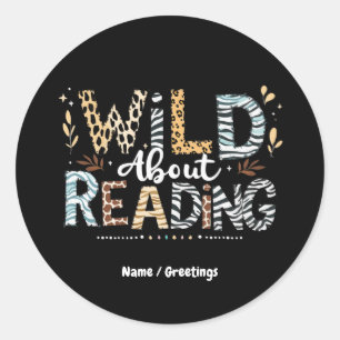 Wild over het lezen van boekliefhebber en dierlijk ronde sticker