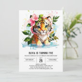 Wild Tigress Aangepaste Verjaardag Uitnodiging (Staand voorkant)
