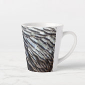 Wild Turkey Feathers II Abstract Natuur Design Latte Mok (Rechts)