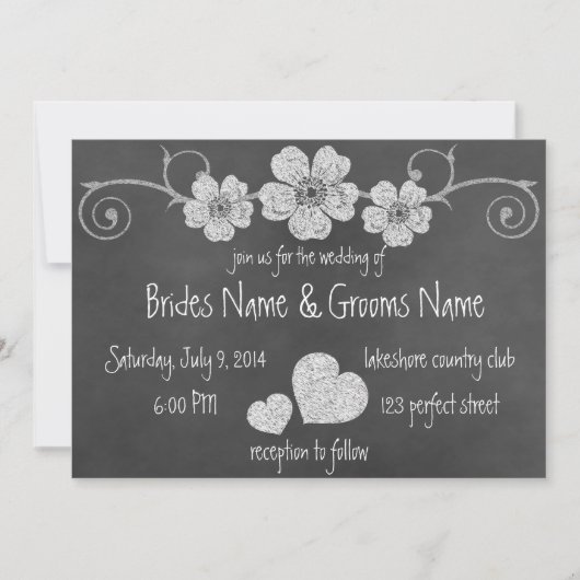 Wild White Roses Chalkboard Wedding Invitation Kaart (Voorkant)