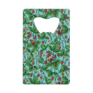 Wilde aardbeien op zwembad blauw kredietkaart flessenopener