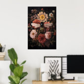 Wilde bij in donkere bloem, sombere hommelprint poster (Thuiskantoor)